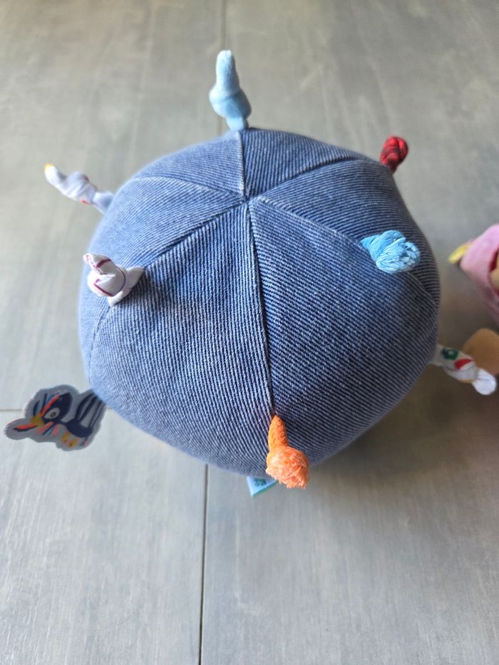 Lot Lilliputiens Peluches et balle sensorielle et hochet - photo numéro 2
