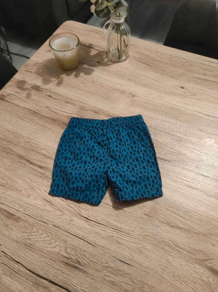 Short 6 mois - photo numéro 4