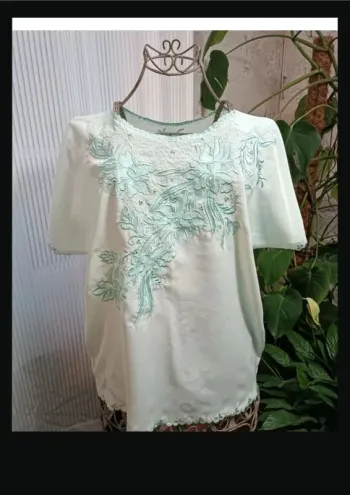 Tunique brodé satin taille 44