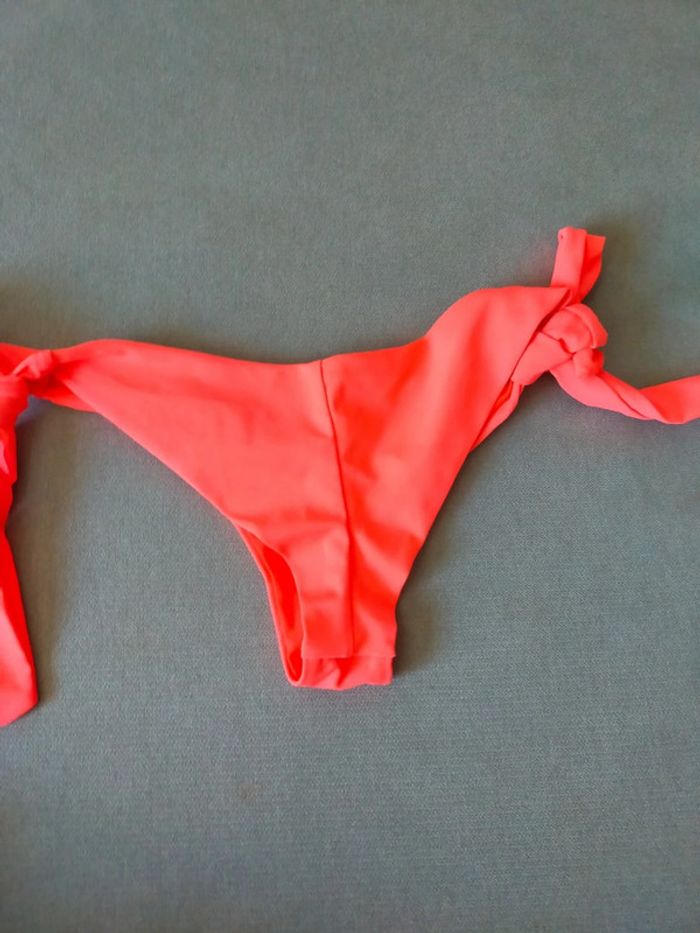Bas de maillot de bain corail noué sur les côtés – Bikki Beach – Neuf avec étiquette – Taille S - photo numéro 2