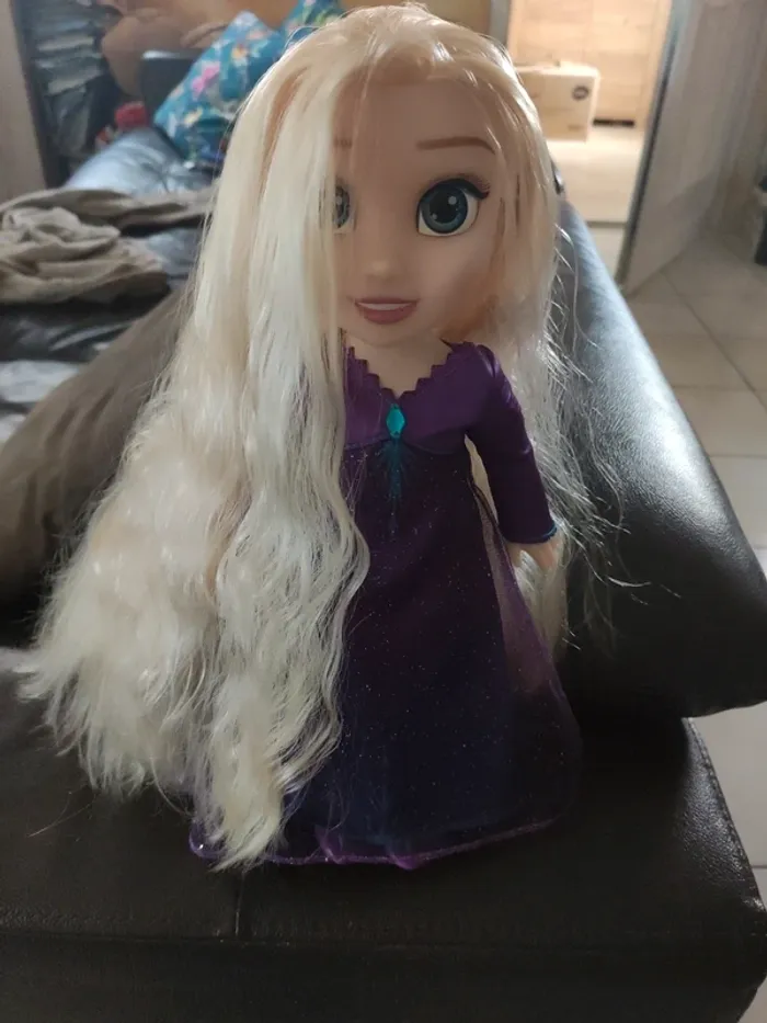 Poupée 34 cm Elsa chantante - photo numéro 3