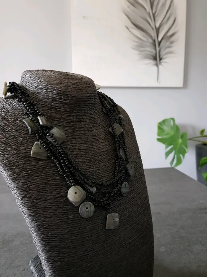 Collier fantaisie noir - photo numéro 2