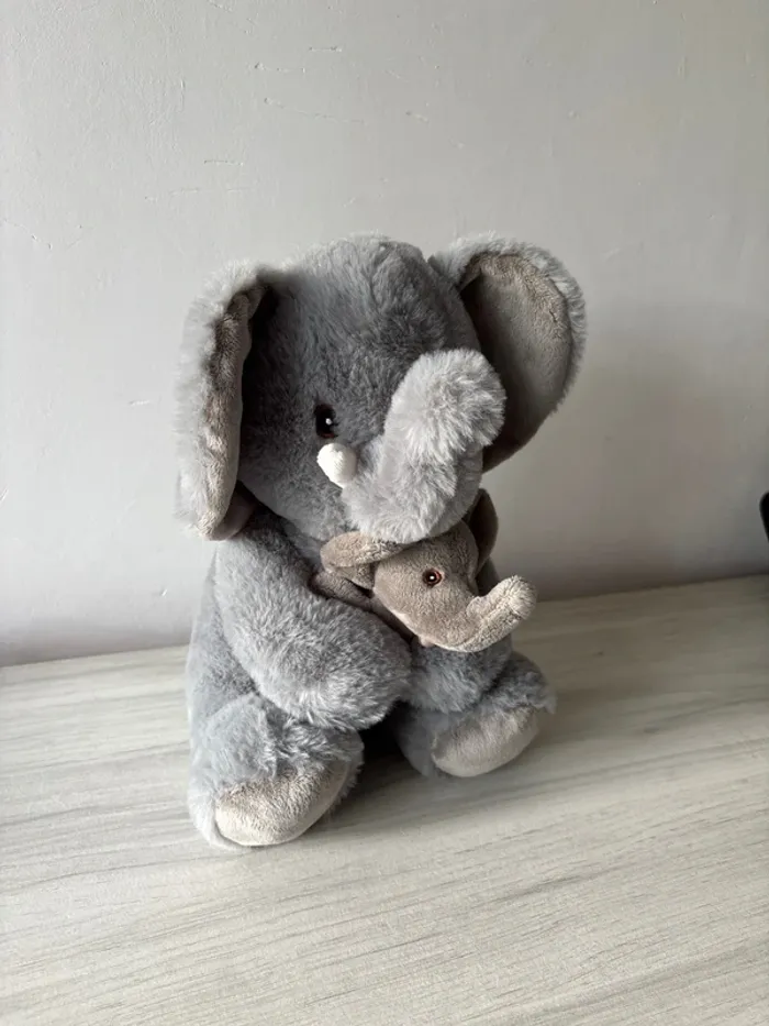 Peluche éléphant
