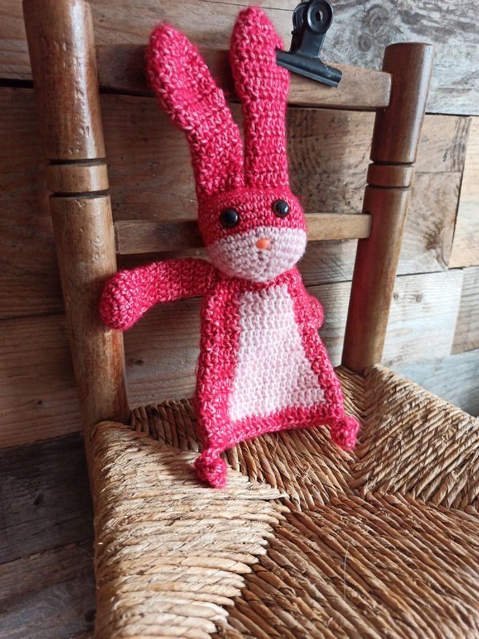 Doudou lapin crochet fait main - photo numéro 3