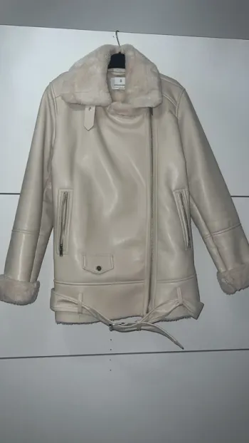 Manteau stradivarius taille M porté 1 fois