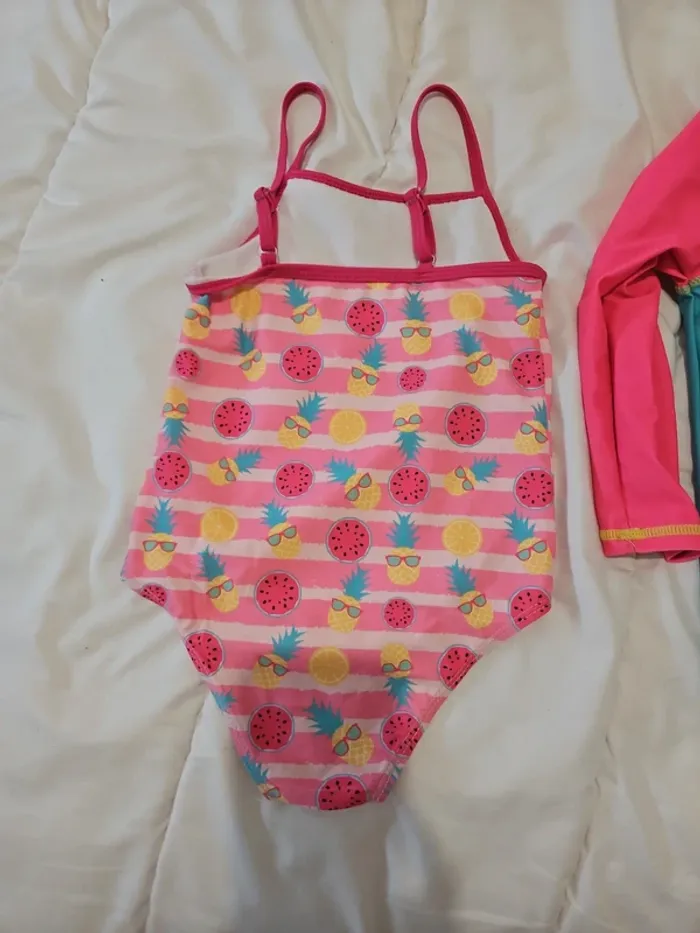 Maillot de bain et t-shirt uv 5/6 ans fille - photo numéro 4