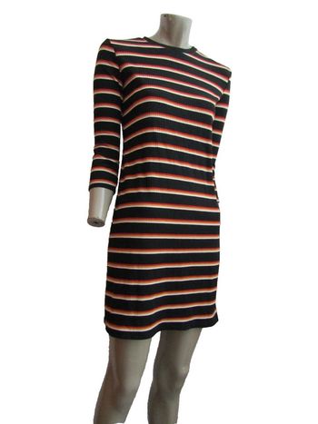 robe en maille coupe ajustée et courte marque bershka taille indiquée S = 36/38