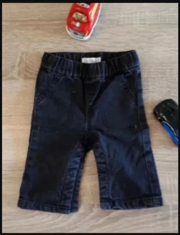 pantalon jean noir 1-3 mois / 56 cm Très bon état Kimbaloo