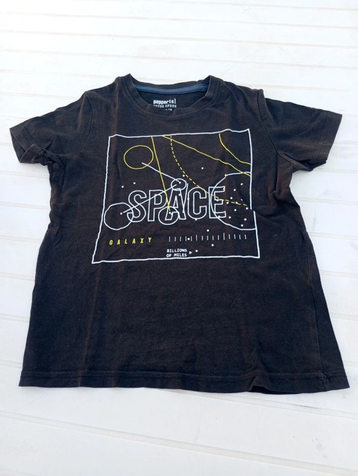 Lot de 2 tee shirt de taille 8ans. - photo numéro 2