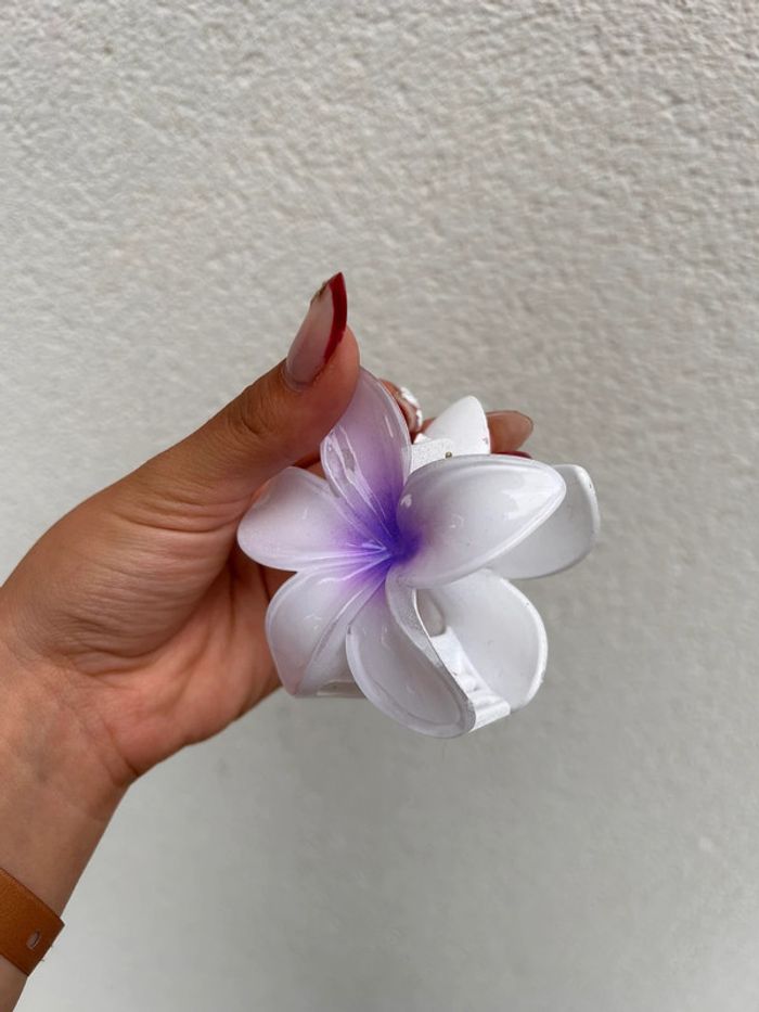 Pince à cheveux violette pour l’été - photo numéro 2