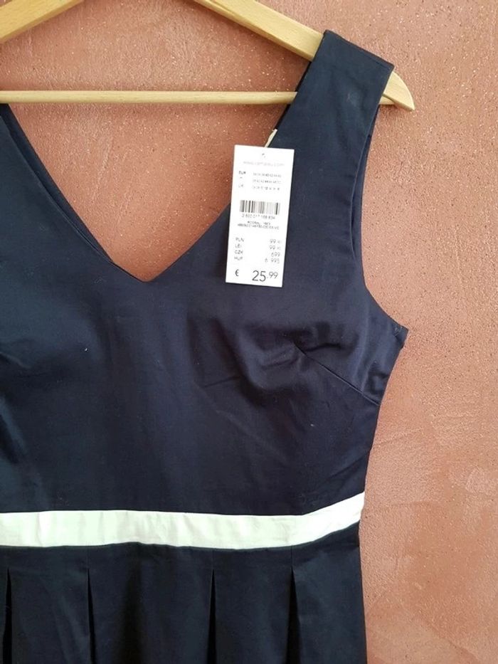 Robe Camaïeu marine et blanche neuve avec étiquette - photo numéro 8