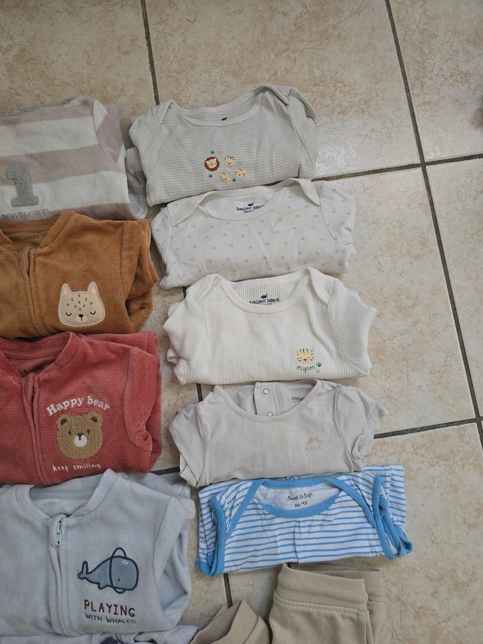 Gros lot vêtements 18 mois bébé fille garçon bodys pyjamas - photo numéro 5