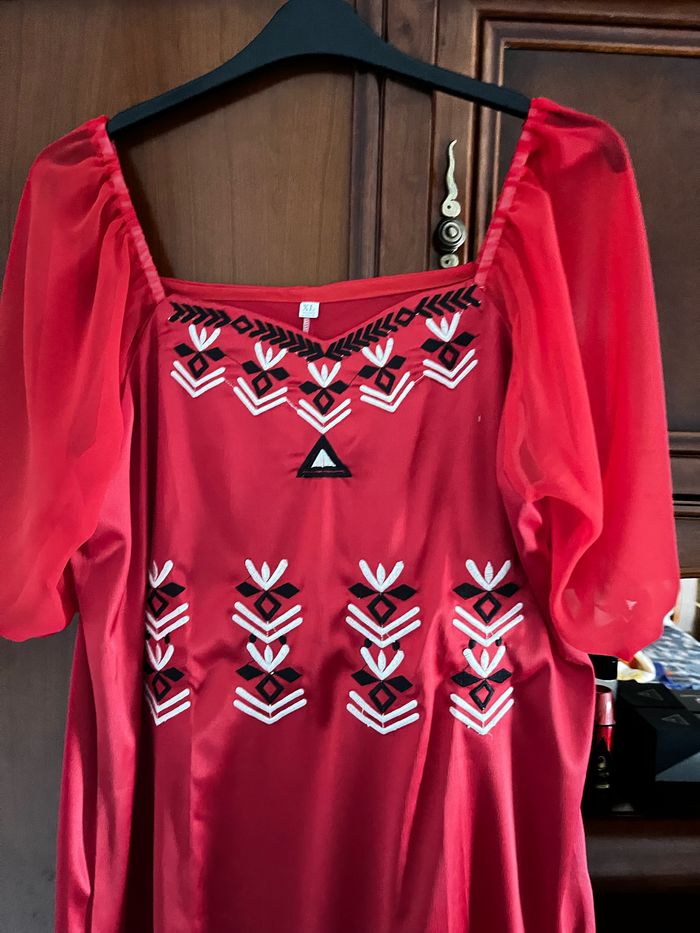 Robe kabyle brodé pour femme, tissu satiné et voile, taille L - photo numéro 2