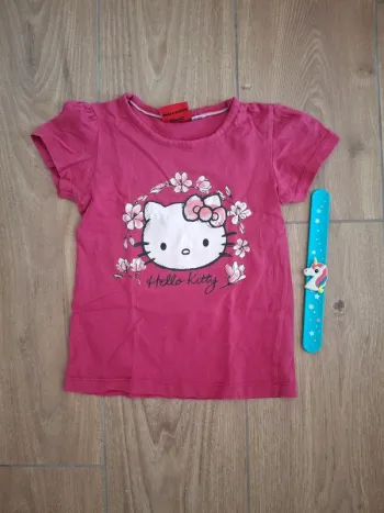 T-shirt manches courtes Hello Kitty 6 ans très bon état