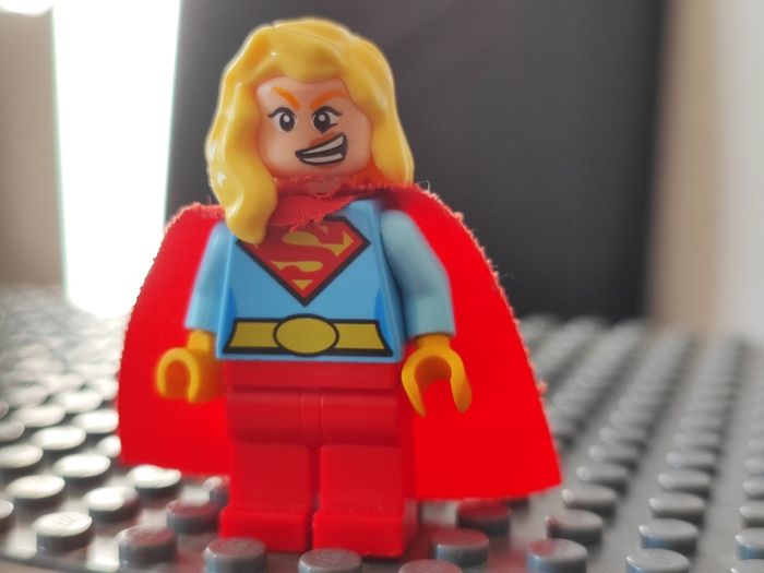 Lego figurine DC Super girl - photo numéro 2
