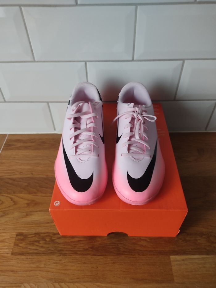 Stabile Nike T 36.5 - photo numéro 3