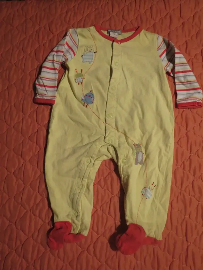 Pyjamas taille 3 mois - photo numéro 2