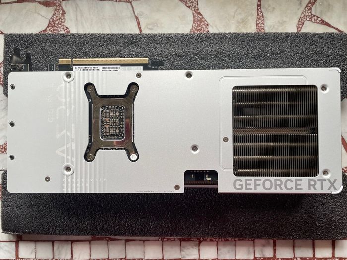 GIGABYTE GeForce RTX 5080 AERO OC SFF 16G - photo numéro 4