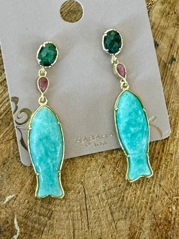 Sublime boucles d’oreilles  acier inoxydable le longues poisson jade vert et rose , amazonite