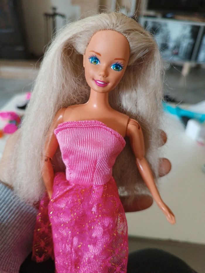 Barbie 1993 mattel poupée doll articulé pieds plat blonde gaufré gymnastique gym gymnaste - photo numéro 2