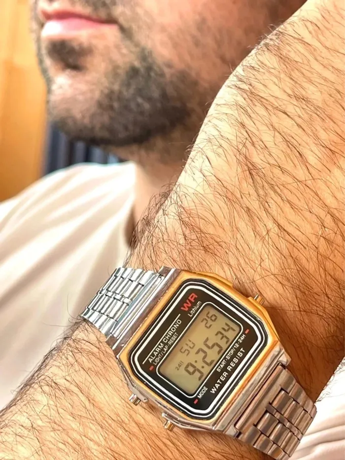 Montre Digitale en Acier Inoxydable Neuve avec Chronomètre - photo numéro 4