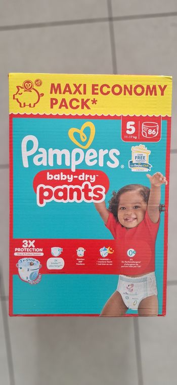 Couche pampers mega pack taille 5 pants neuve de 11 a  17kg 86 couches  neuve