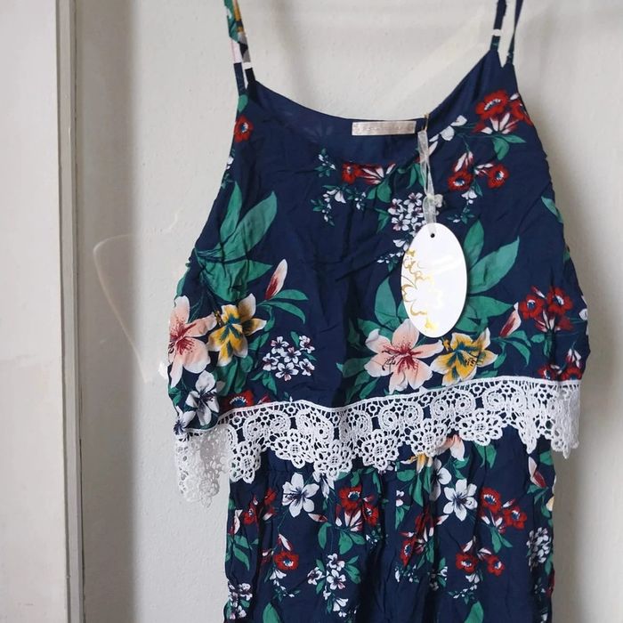 Magnifique combi short neuve taille L - photo numéro 3