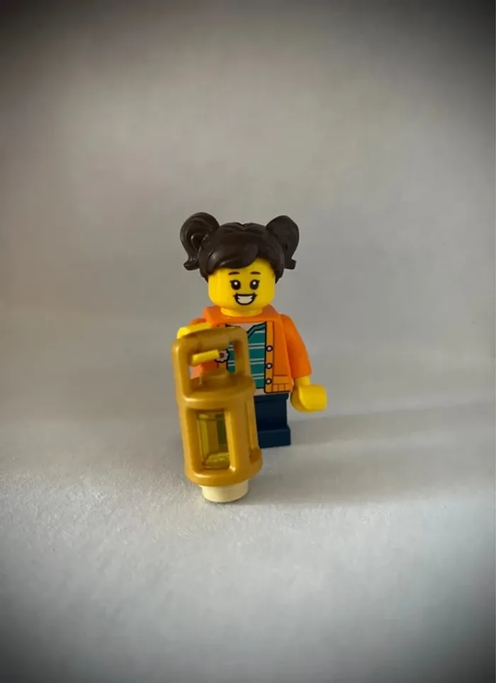 Minifigurine LEGO Cty1503 - Madison Yea 2022 - Très bon état - photo numéro 2