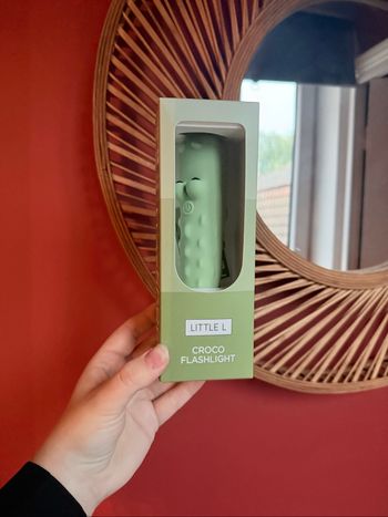 Lampe torche silicone crocodile neuve
