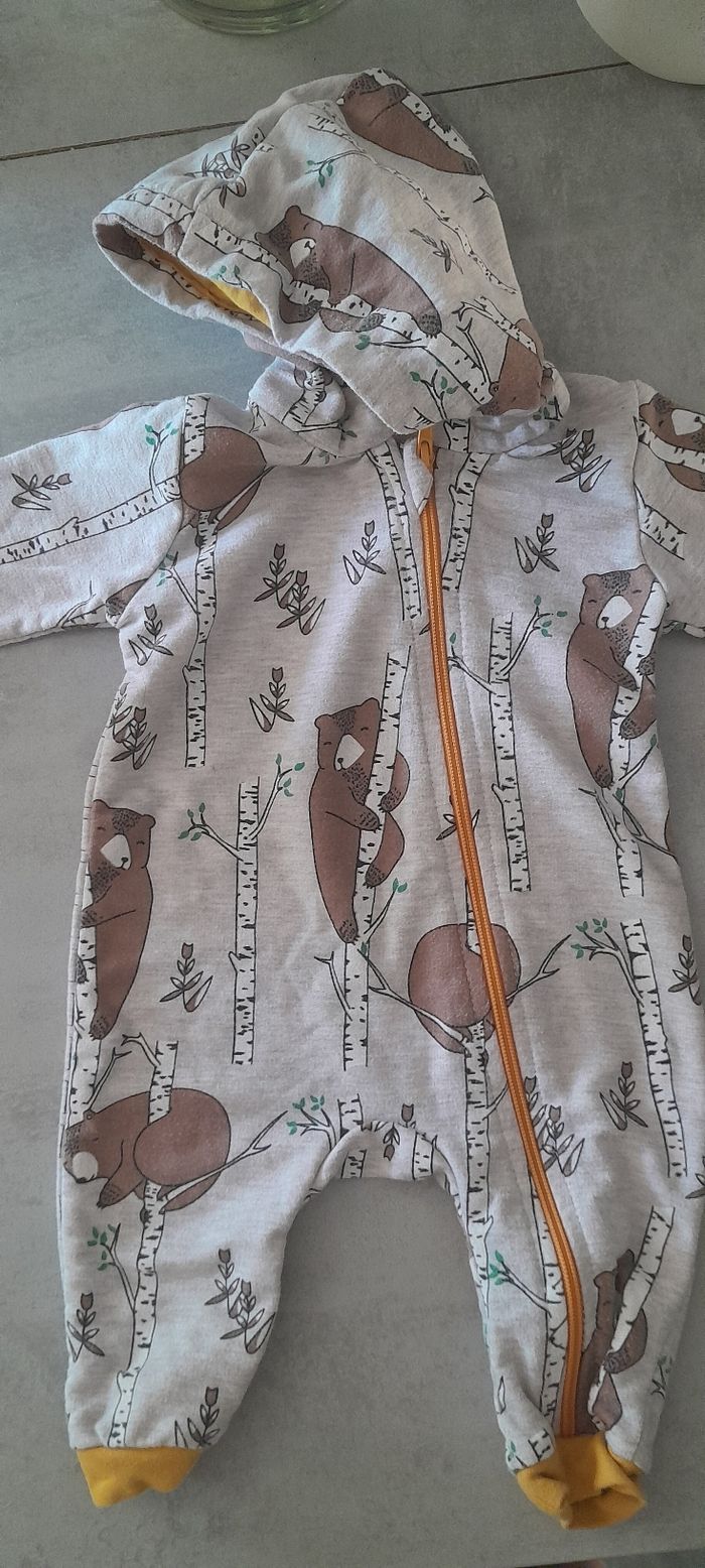 Combinaison textile.