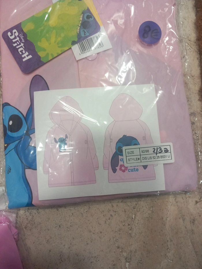 Magnifique imperméable stitch 2/3 ans - photo numéro 3