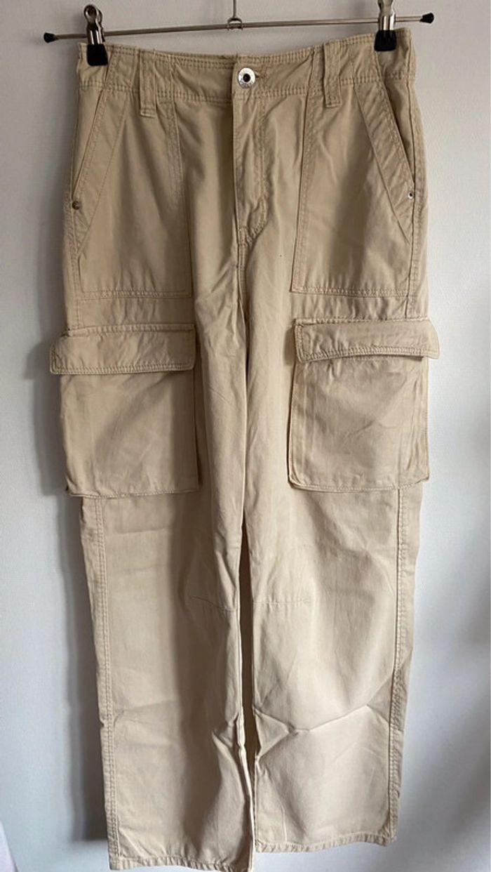 Pantalon Cargo beige à poches Bershka taille 36