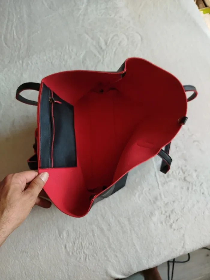 Sac cabas femme noir intérieur rouge - photo numéro 3