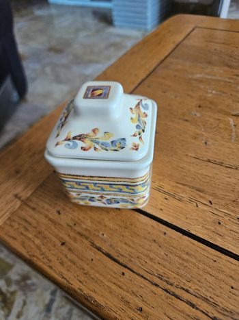 Petit pot ou bonbonnière vintage