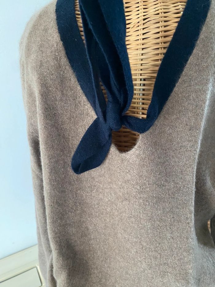 Pull Acanthe cachemire marron avec col V marine taille 1 - photo numéro 3