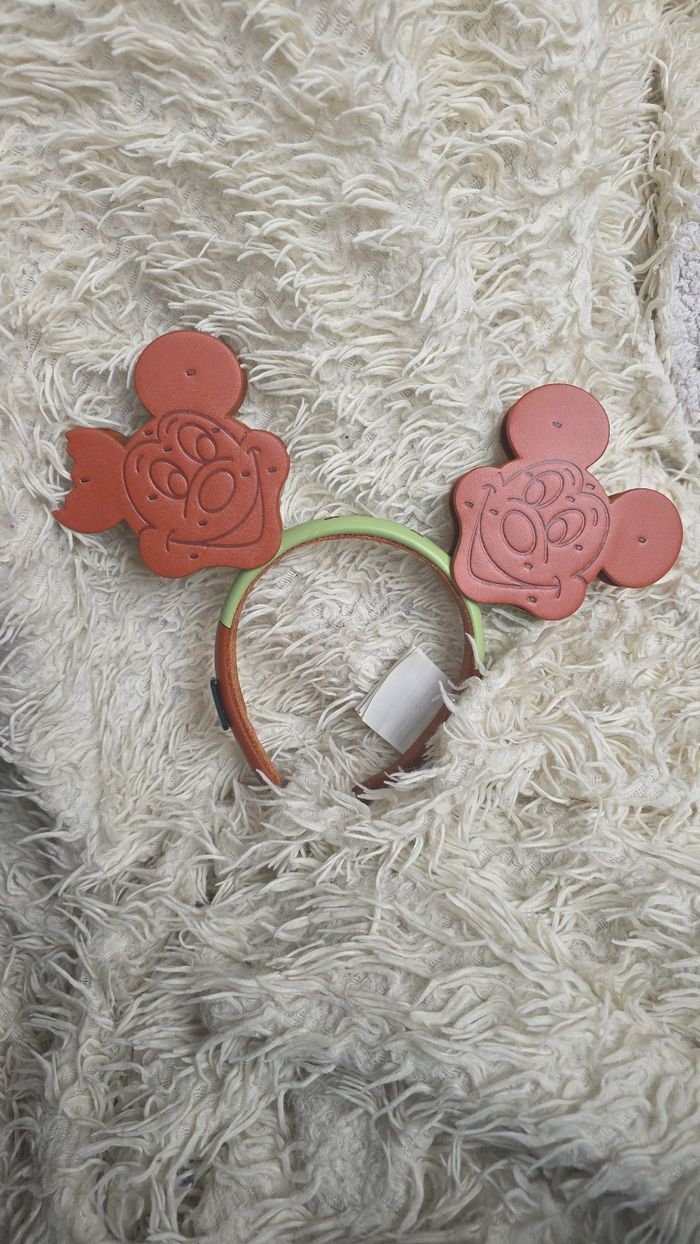 Ears disney oreille minnie mickey gateau marron et vert disneyland paris - disney store
