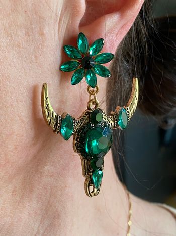 Boucles d oreilles tête de taureau vert émeraude xxl oversize 