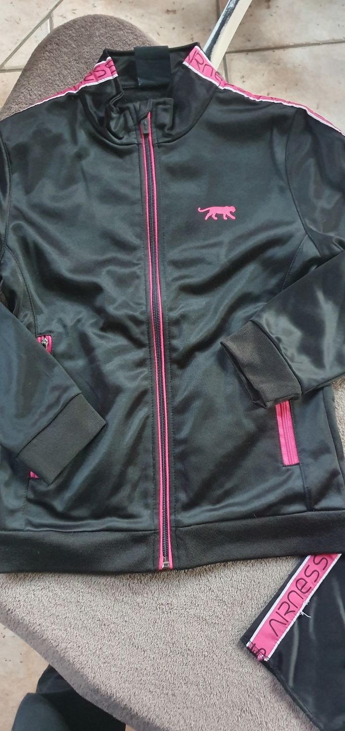 Ensemble de jogging - photo numéro 2