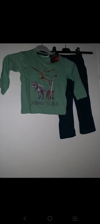 Pyjama taille 3 ans jurassic world