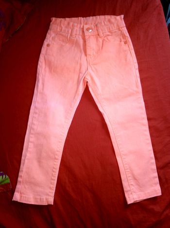 Jean orange taille 4 ans