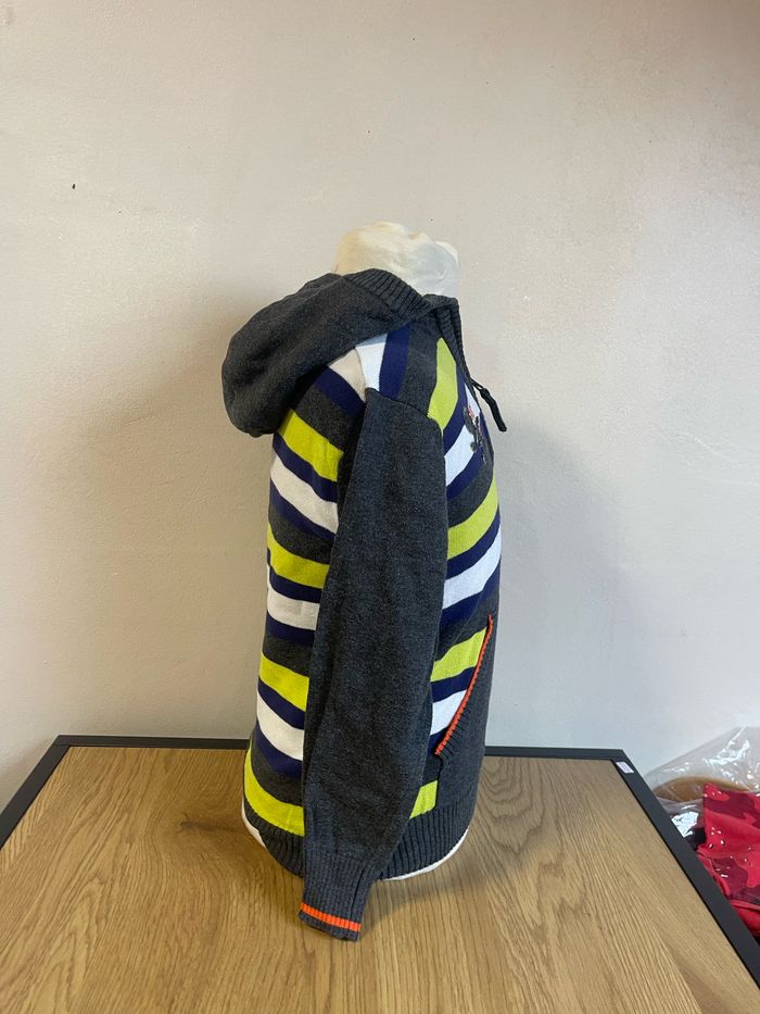 Pull garçon taille 110 - photo numéro 2