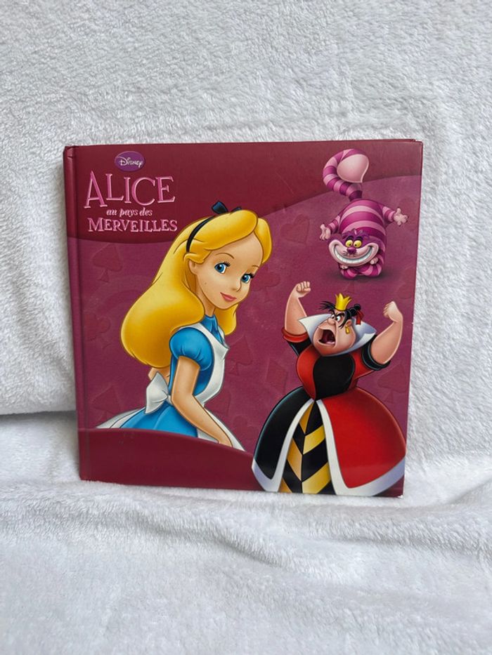 Livre Disney Alice aux pays des merveilles