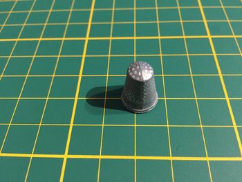 Pion métal dé à coudre pièce détachée Monopoly Miro Parker company #A63