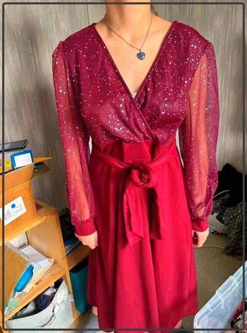 Magnifique robe  manches transparente  taille  46(1xl)