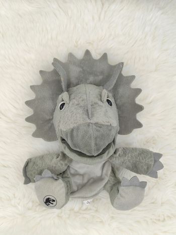 Peluche marionnette Jurassic World Triceratops 25 cm