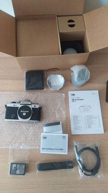 Appareil photo OM System OM3 avec objectif 12-45mm f/4 PRO Neuf