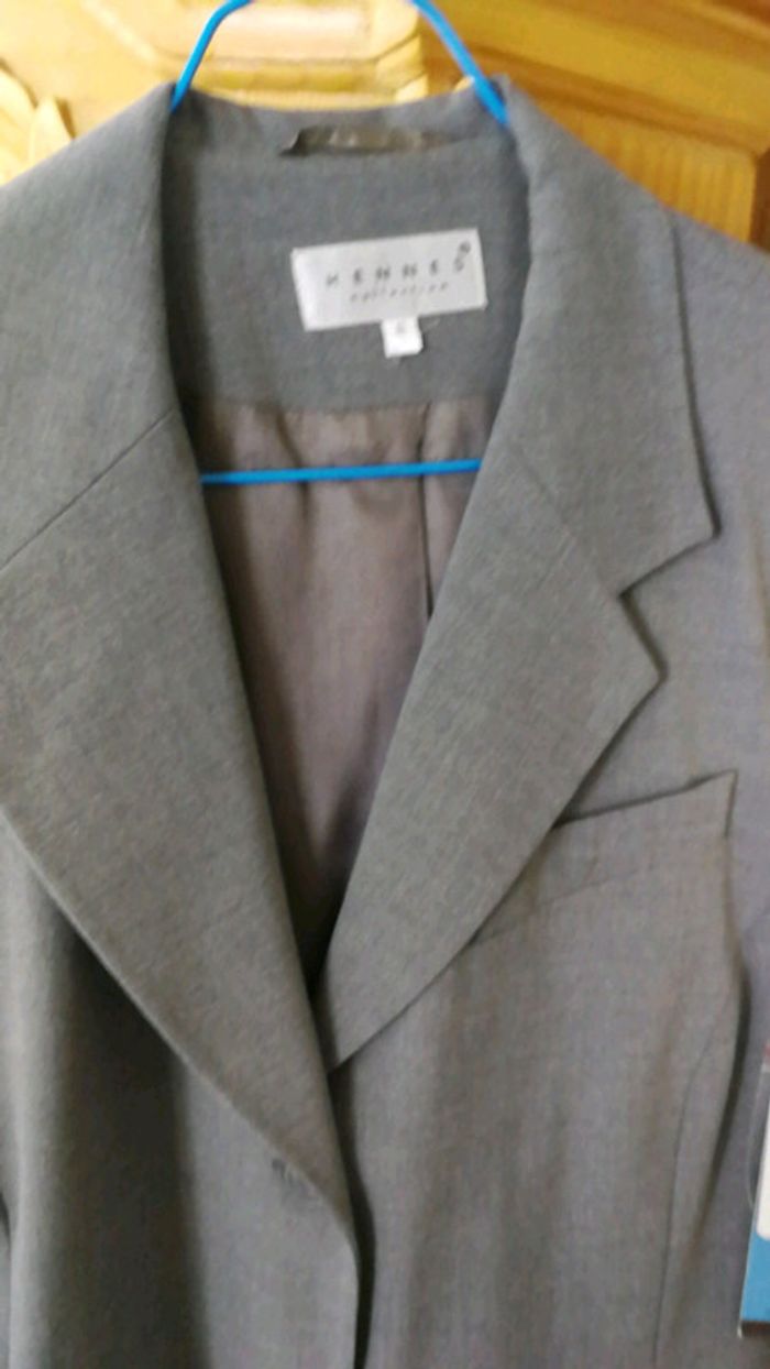 Veste longue neuve et pantalon - photo numéro 2