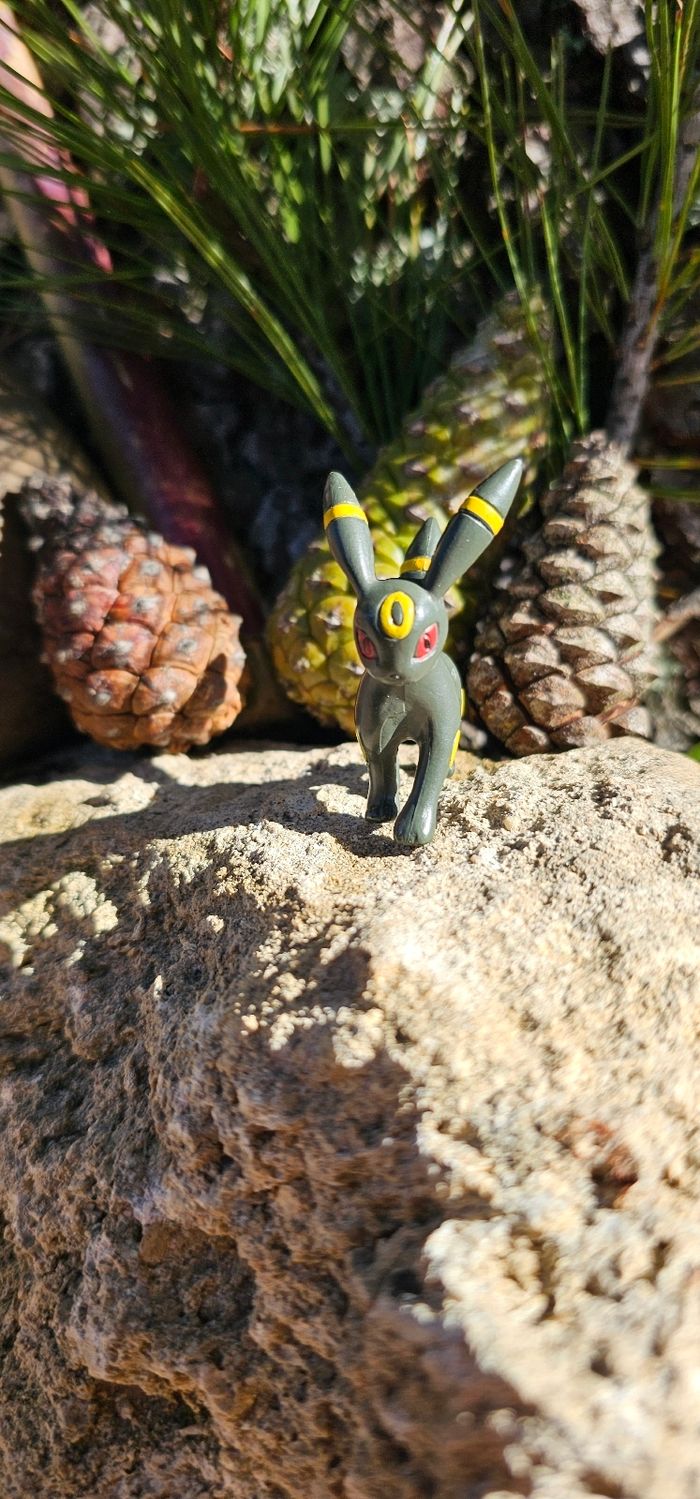 Super figurine Pokemon Nintendo tomy Évolution de Évoli noctali - photo numéro 3