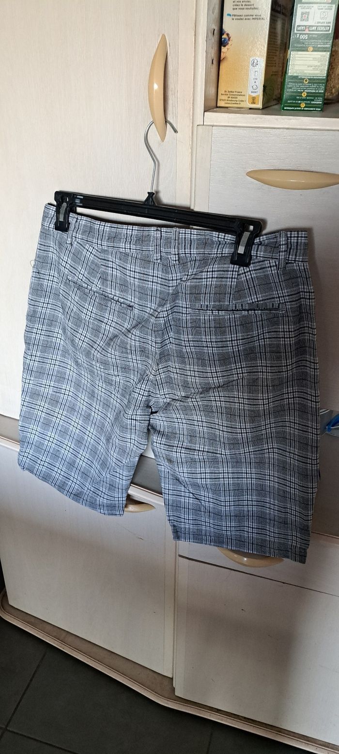 Short homme taille 34 - photo numéro 3