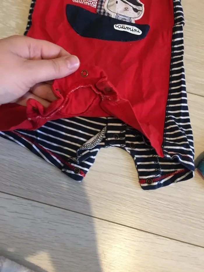 Lot 2 barboteuses 6 mois - photo numéro 11